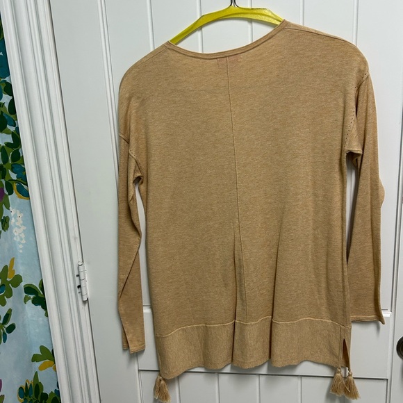 Lilly Pulitzer Tan Sweater - Picture 2 of 4